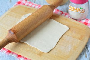 Слойки из слоеного теста с клюквой Слойки из слоеного теста с клюквой