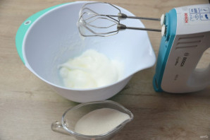 Бисквитный торт с вареной сгущенкой Бисквитный торт с вареной сгущенкой