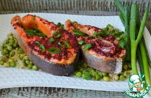 Лосось-гриль со сливочным зелёным горошком Лосось-гриль со сливочным зелёным горошком
