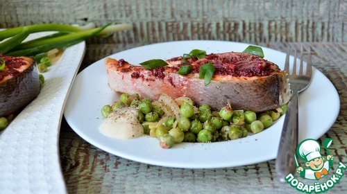 Лосось-гриль со сливочным зелёным горошком Лосось-гриль со сливочным зелёным горошком
