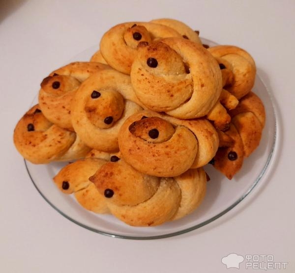 Рецепт: Булочки "Жаворонки" - Весенние булочки "жаворонки" к Пасхе из творожного теста.