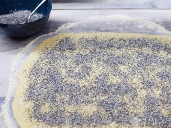 Рецепт: Косичка с маком - Безумно вкусные булочки в интересном исполнении! Рецепт: Косичка с маком - Безумно вкусные булочки в интересном исполнении!