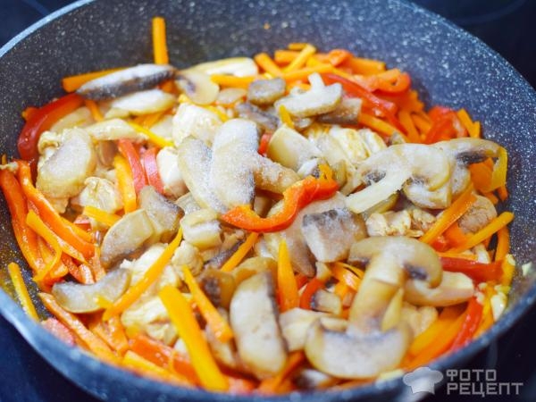 Рецепт: Лапша удон - С курицей, шампиньонами и овощами. Очень вкусное японское блюдо! Рецепт: Лапша удон - С курицей, шампиньонами и овощами. Очень вкусное японское блюдо!