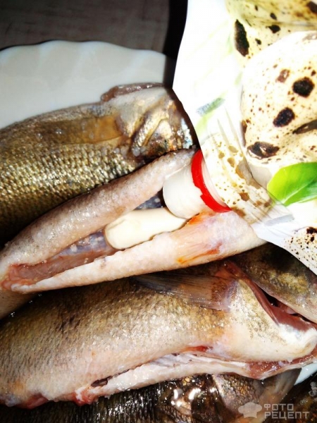 Рецепт: Окунь речной запеченый - "Ленивый" окунь с рукколой и луком, запеченный в пакете Рецепт: Окунь речной запеченый - "Ленивый" окунь с рукколой и луком, запеченный в пакете