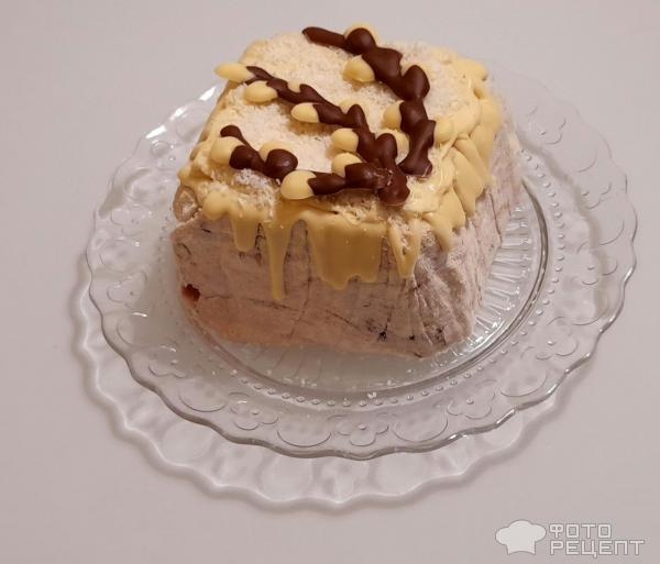 Рецепт: Пасха заварная - Пасха из двух видов творога, с шоколадными веточками вербы.