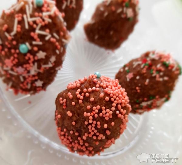 Рецепт: Пирожные пасхальные - Домашние пирожные к Пасхе, оформление пирожных масляным кремом, пасхальный декор своими руками.