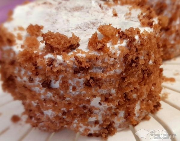 Рецепт: Пирожные пасхальные - Домашние пирожные к Пасхе, оформление пирожных масляным кремом, пасхальный декор своими руками.