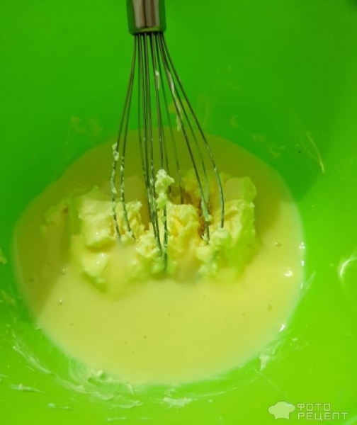 Рецепт: Пирожные пасхальные - Домашние пирожные к Пасхе, оформление пирожных масляным кремом, пасхальный декор своими руками.