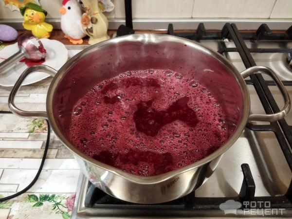 Рецепт: Витаминный морс - смородиновое ассорти из красной и чёрной смородины