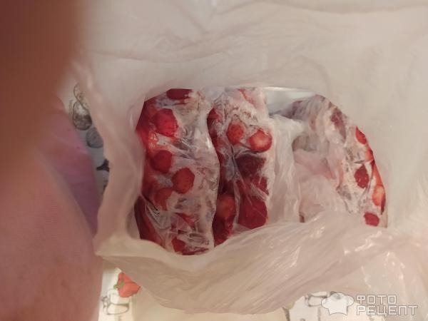 Рецепт: Заготовка клубники на зиму - рационально "тратим" место в морозильнике. Рецепт: Заготовка клубники на зиму - рационально "тратим" место в морозильнике.