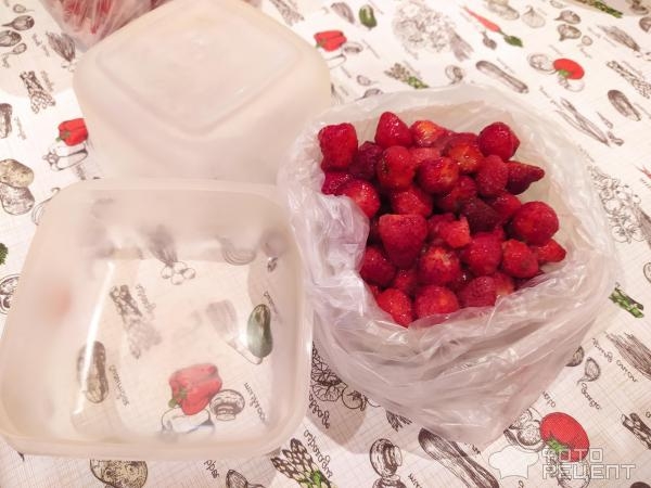 Рецепт: Заготовка клубники на зиму - рационально "тратим" место в морозильнике. Рецепт: Заготовка клубники на зиму - рационально "тратим" место в морозильнике.