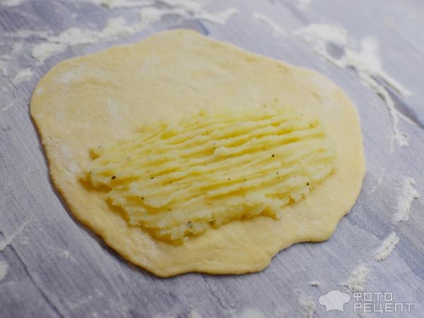 Рецепт: Жареные пирожки с картофелем - "Лапти" на сковороде. Вкусно и сытно!