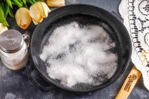 Яблочный тарт с карамелью Яблочный тарт с карамелью