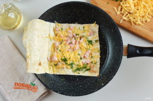 Рулет из лаваша на сковороде Рулет из лаваша на сковороде