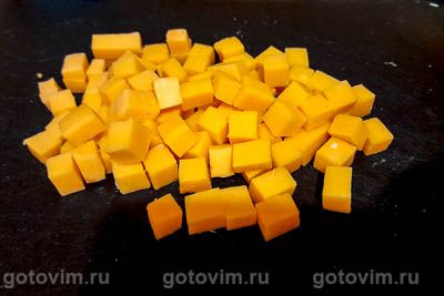 Легкий салат из куриных сердечек с маринованными огурцами Легкий салат из куриных сердечек с маринованными огурцами