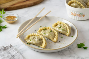 Китайские пельмени с капустой и грибами Китайские пельмени с капустой и грибами