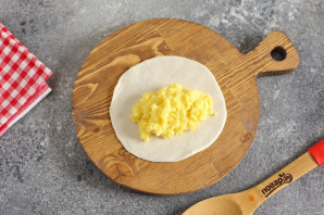 Рулетики из теста с картошкой Рулетики из теста с картошкой