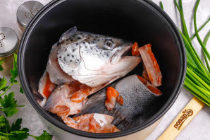 Уха из лосося в мультиварке Уха из лосося в мультиварке