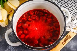 Панна-котта с вишней Панна-котта с вишней