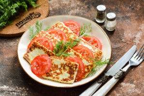 Жареный адыгейский сыр с помидорами Жареный адыгейский сыр с помидорами