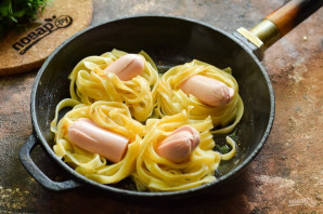 Гнезда с сосисками Гнезда с сосисками