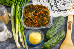 Салат с морской капустой и свежим огурцом Салат с морской капустой и свежим огурцом