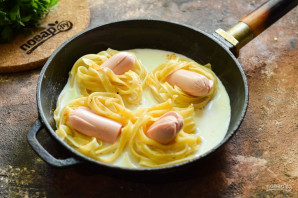 Гнезда с сосисками Гнезда с сосисками