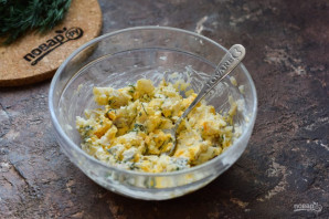 Яйца фаршированные копченой рыбой