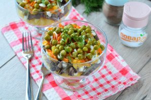 Слоеный салат с сердцем Слоеный салат с сердцем