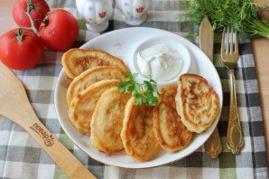 Оладьи с помидорами и сыром Оладьи с помидорами и сыром