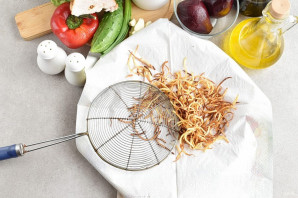 Салат с картошкой фри Салат с картошкой фри