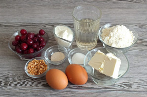 "Бадамбура" с вишней и орехами "Бадамбура" с вишней и орехами