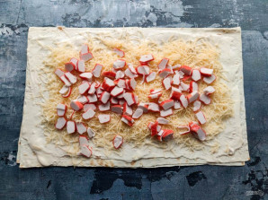 Рулет из лаваша с крабовыми палочками и помидорами Рулет из лаваша с крабовыми палочками и помидорами