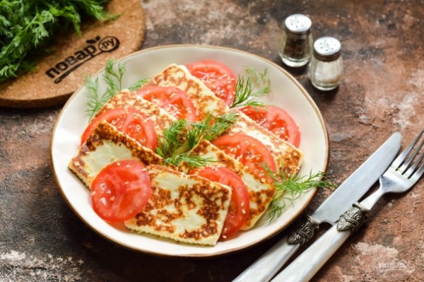 Жареный адыгейский сыр с помидорами Жареный адыгейский сыр с помидорами