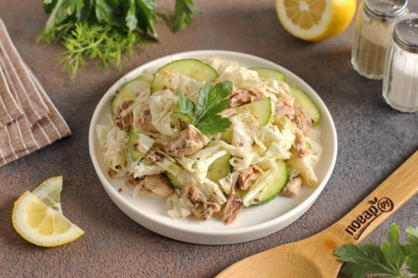 Салат с тунцом и пекинской капустой Салат с тунцом и пекинской капустой