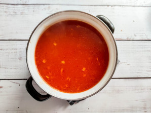 Томатный суп с курицей и рисом