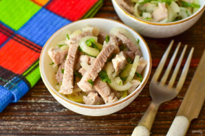 Деревенский салат с мясом Деревенский салат с мясом