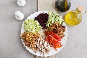 Салат с картошкой фри Салат с картошкой фри