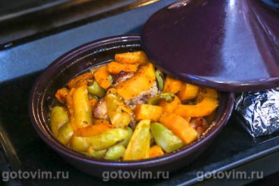 Тажин из свиной грудинки с тыквой и сладким перцем Тажин из свиной грудинки с тыквой и сладким перцем