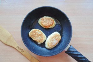 Оладьи с помидорами и сыром Оладьи с помидорами и сыром