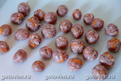 Суп с фрикадельками и зеленым горошком Суп с фрикадельками и зеленым горошком