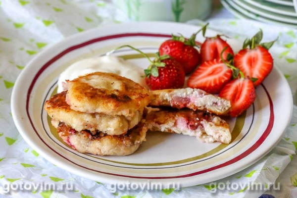 Сырники с клубникой 