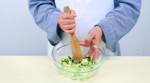 Вегетарианская окрошка на кефире, пошаговый рецепт с фото Вегетарианская окрошка на кефире, пошаговый рецепт с фото