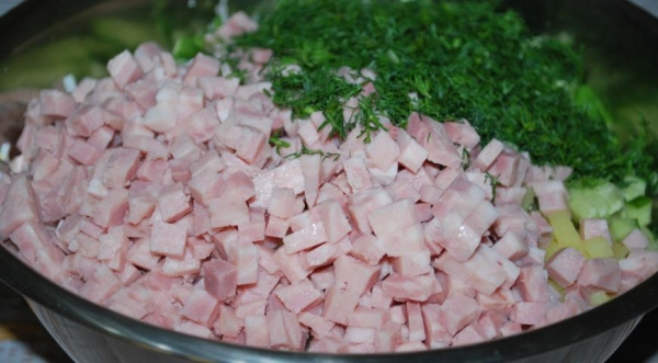 Окрошка на квасе и сметане, пошаговый рецепт с фото