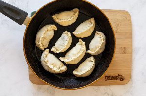 Китайские пельмени с капустой и грибами Китайские пельмени с капустой и грибами