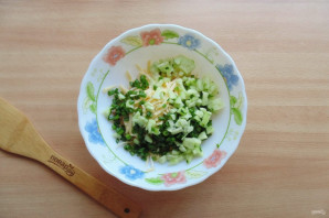 Салат с кальмарами и перепелиными яйцами Салат с кальмарами и перепелиными яйцами