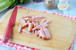 Рулетики из пекинской капусты с ветчиной