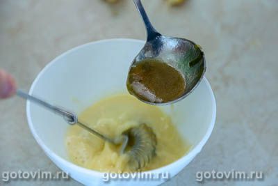 Свинина по-гречески, тушенная с сельдереем и зеленым луком в соусе авголемоно Свинина по-гречески, тушенная с сельдереем и зеленым луком в соусе авголемоно