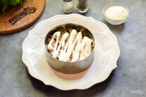 Салат со шпротами и огурцами