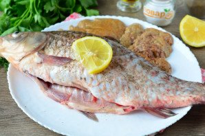 Жареный карась в сухарях Жареный карась в сухарях